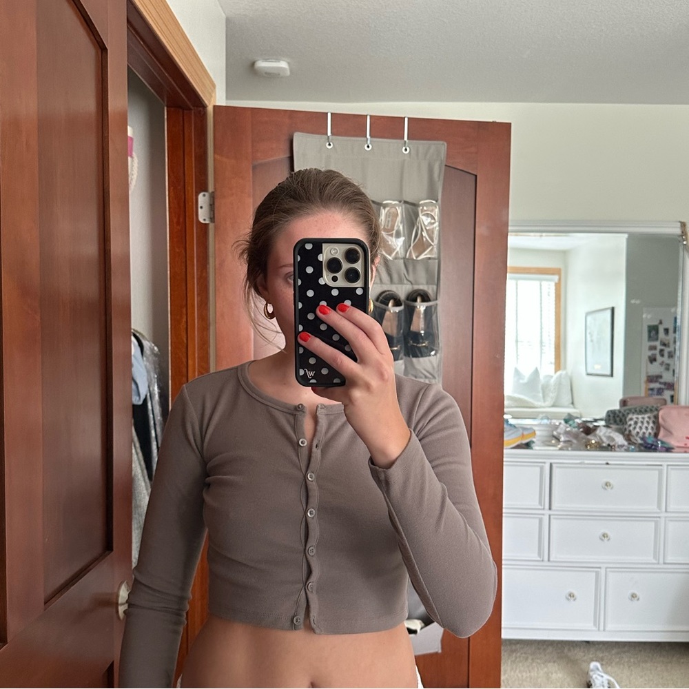 Sunday Best Aritzia Cropped Long Sleeve (S)